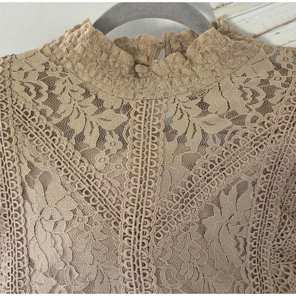 Cable & Gauge Tan Lace Hi Neck Sleeveless Blouse Top Sz XL Feminine Coquette Vtg - Picture 5 of 7